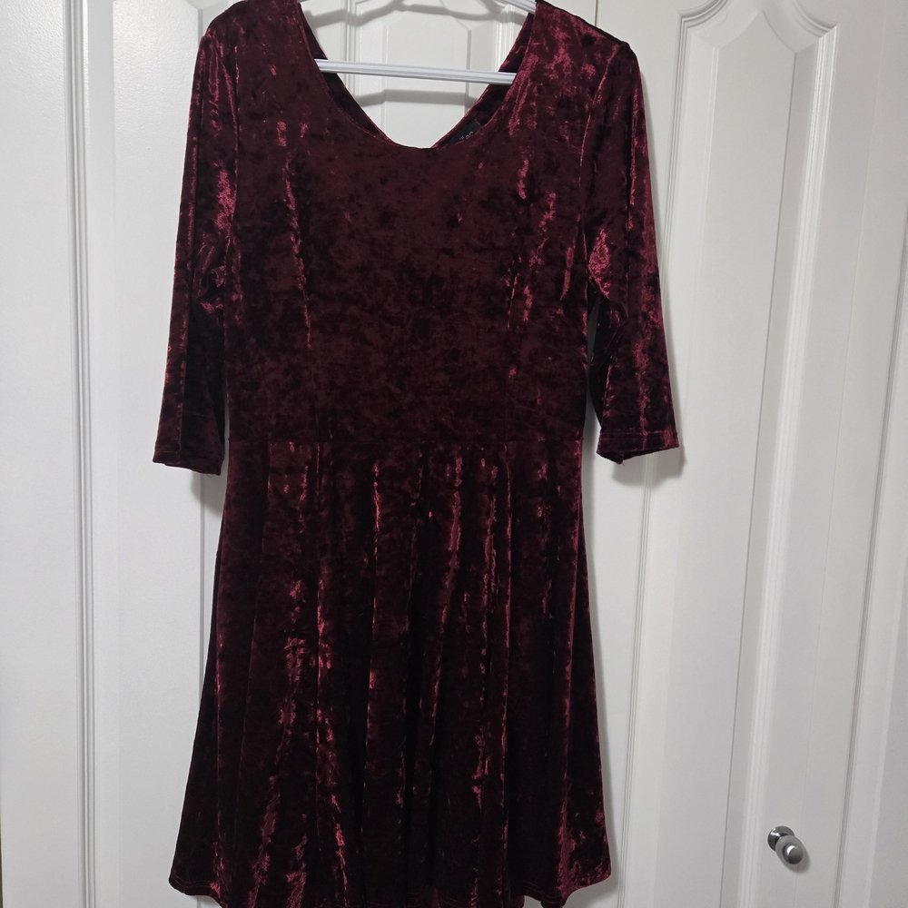 Papillon Blanc Deep Red Velvet Dress